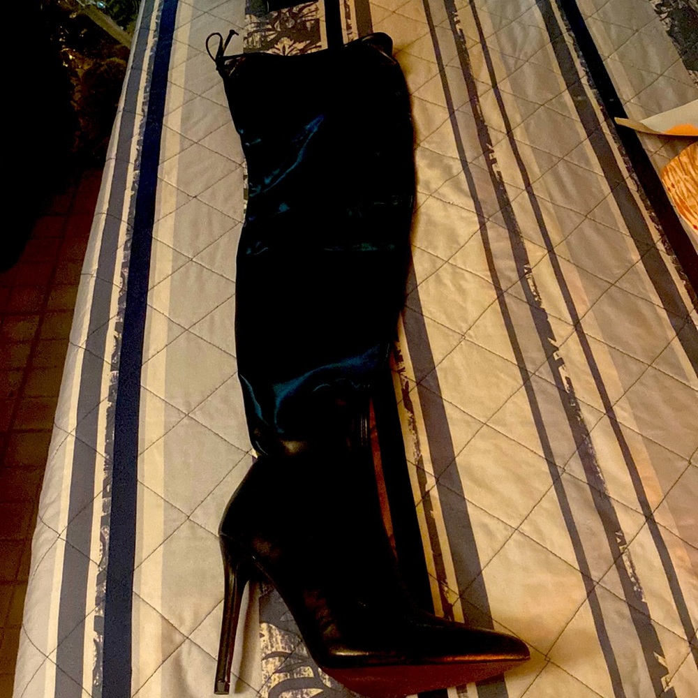 6inch stiletto vegan leather boot brand new( never worn)